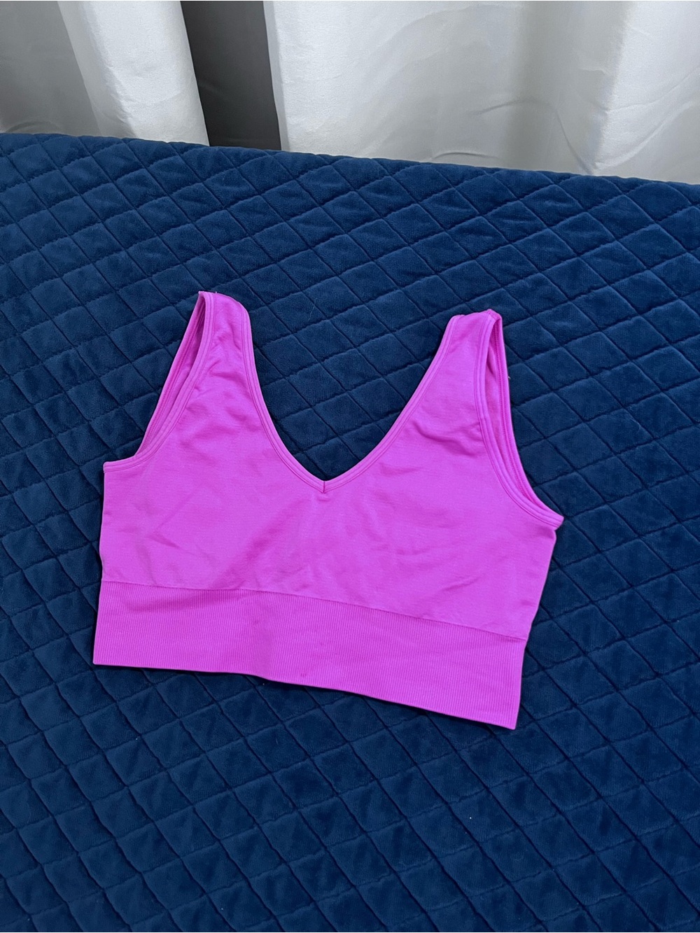 NVGTN V-Neck Seamless Sports Bralette in Pink - Athletic Bra Top Size Small